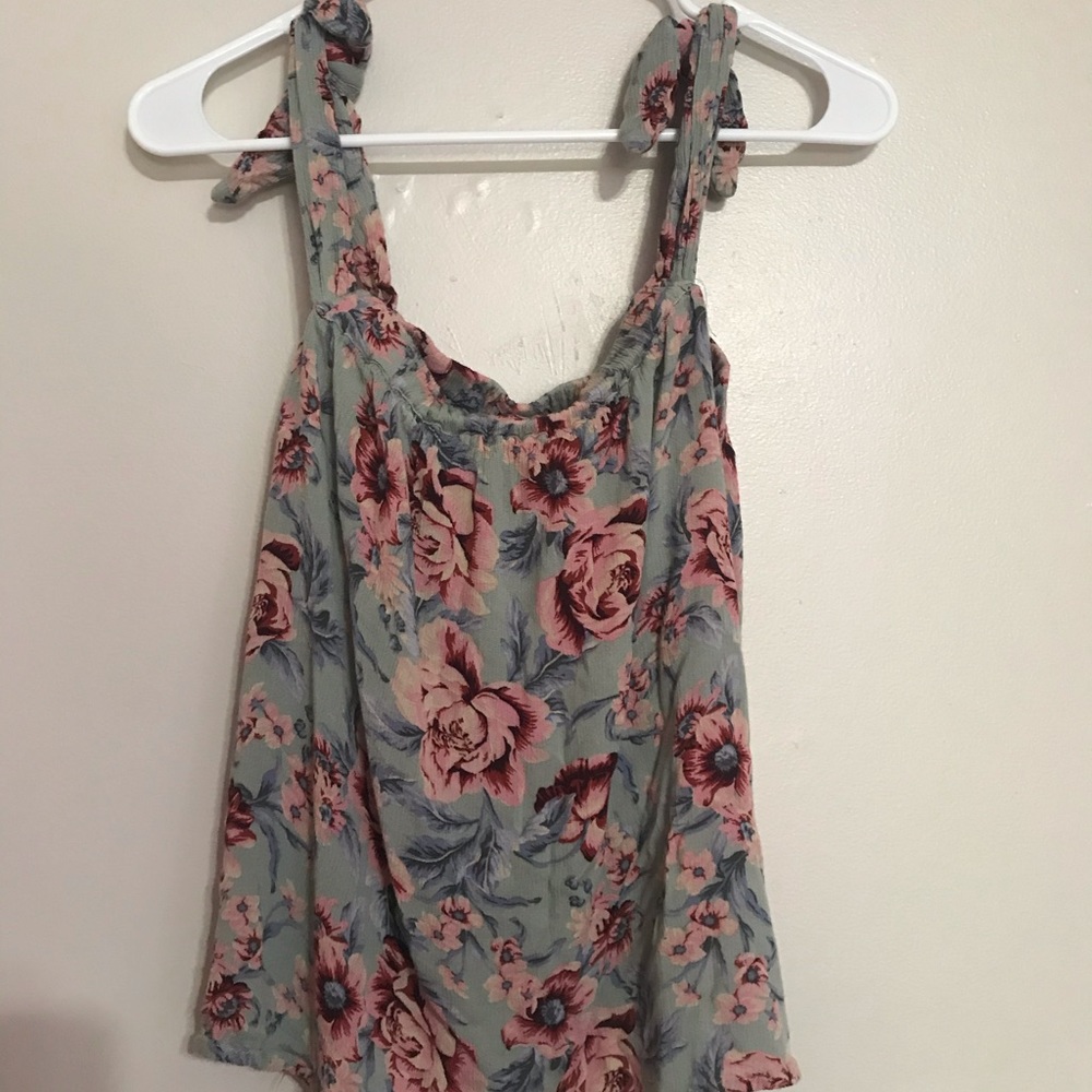 Sold- 3 for $12☀️American Eagle